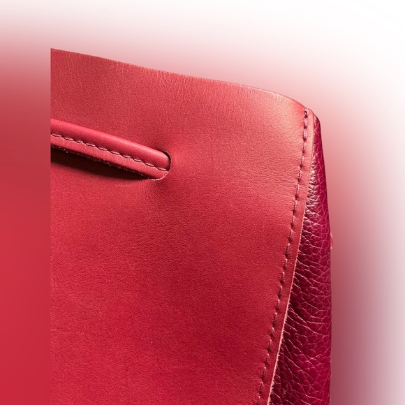 Portland Leather Goods Berry Good Nest Bucket Bag - Picture 2 of 4